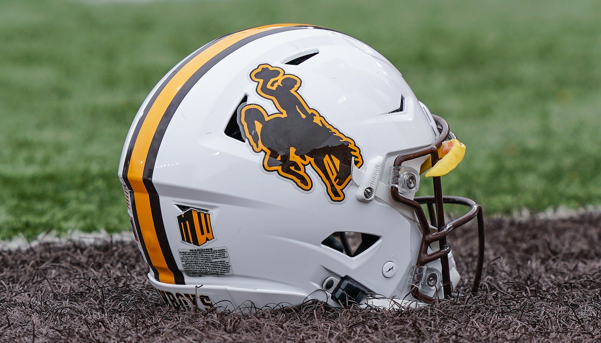 wyoming cowboys football uniforms