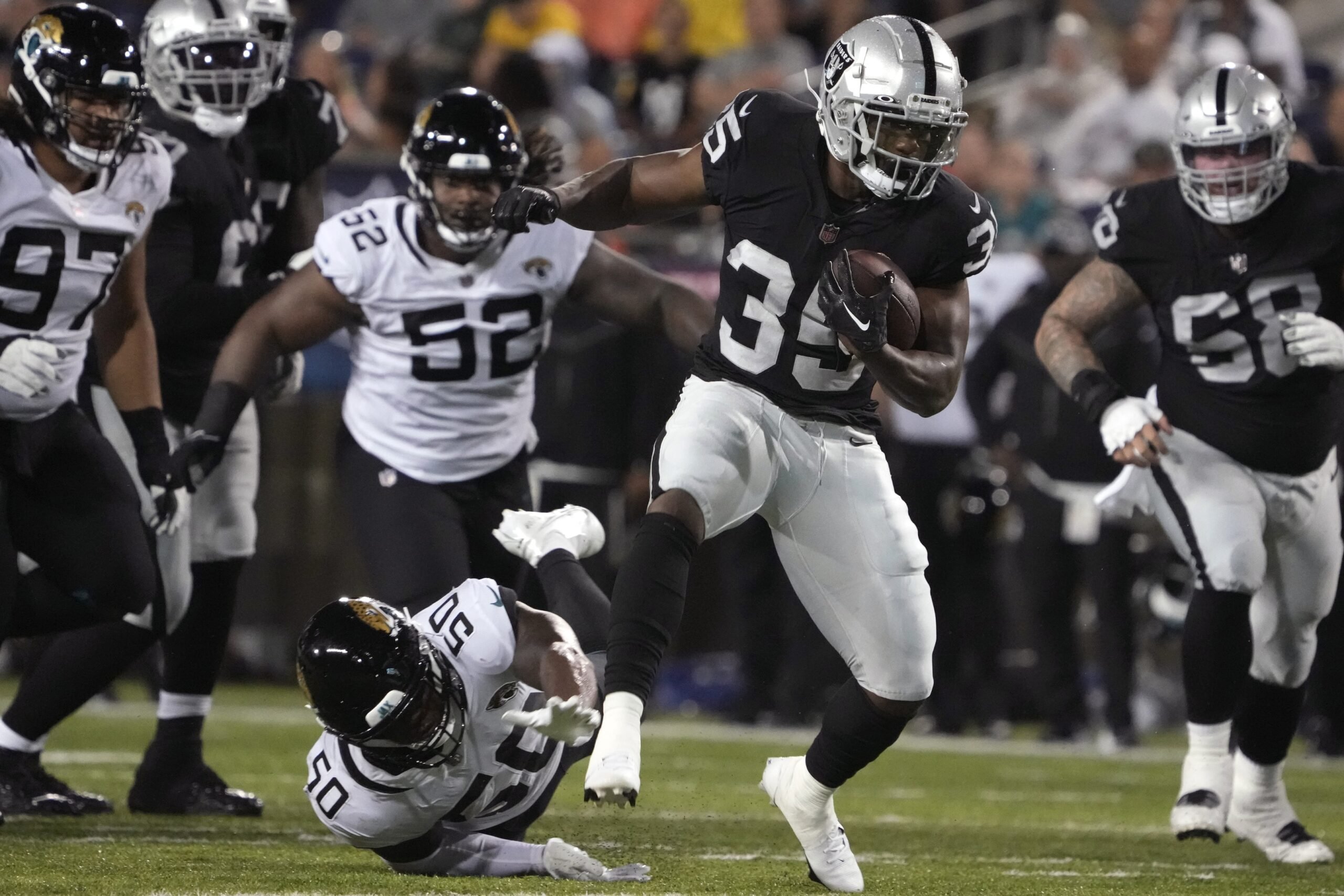 Zamir White hopes for a major role as he and the Raiders await