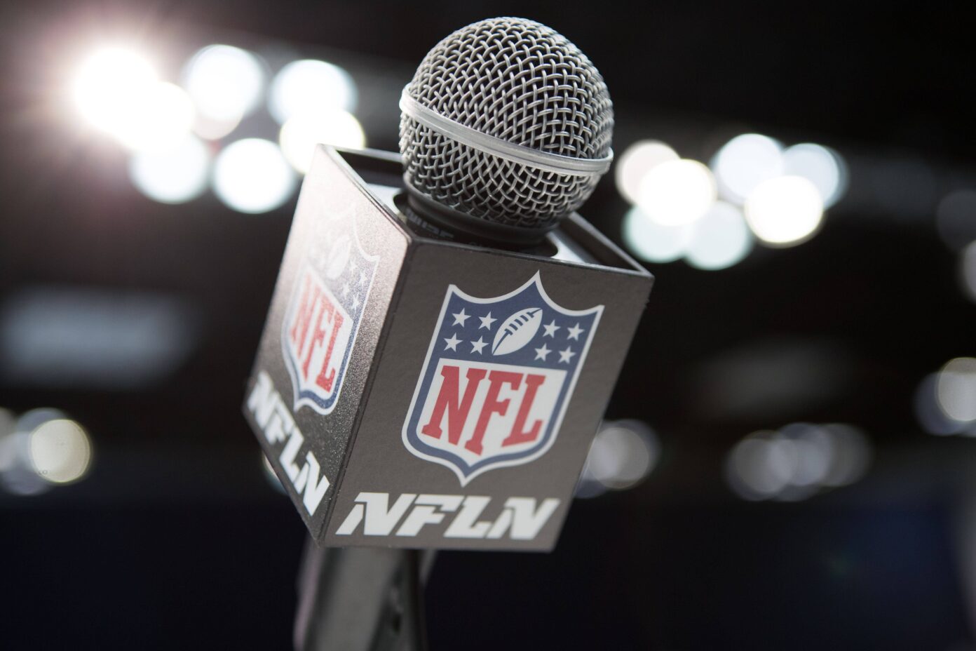 Nfl On Fox 2024 Announcers Schedule Mimi Angelika