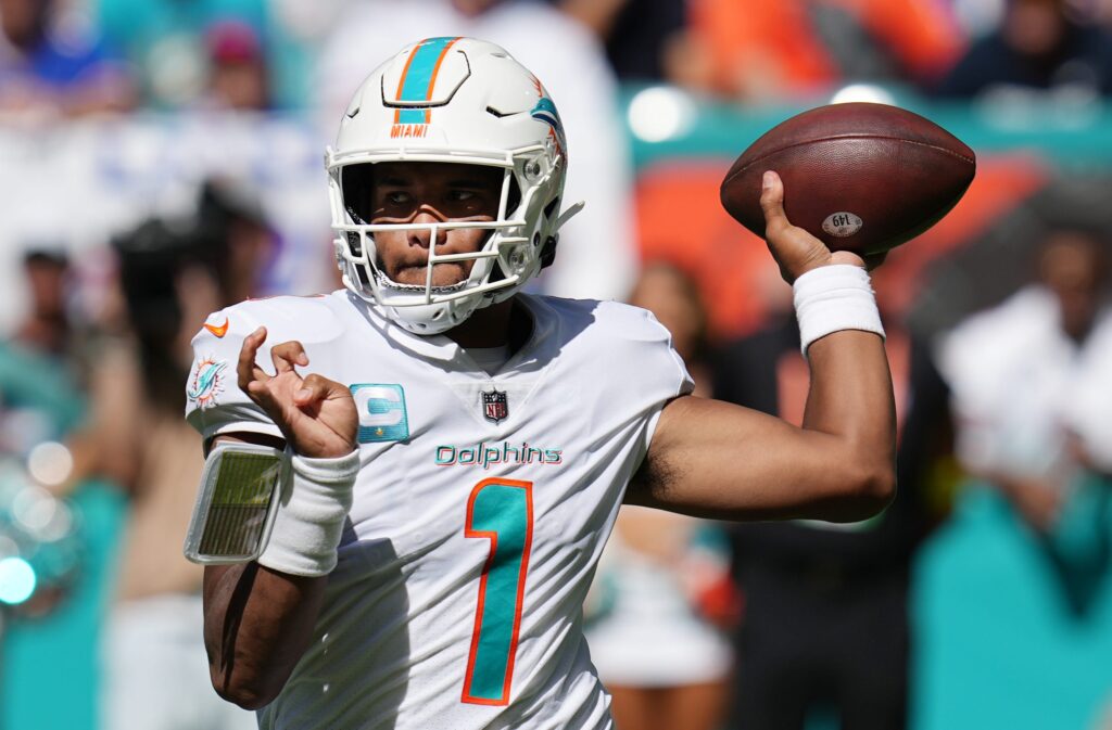 Vegas Sportsbook Sets Dolphins 2022 Over/Under at 8.5 - Miami Dolphins