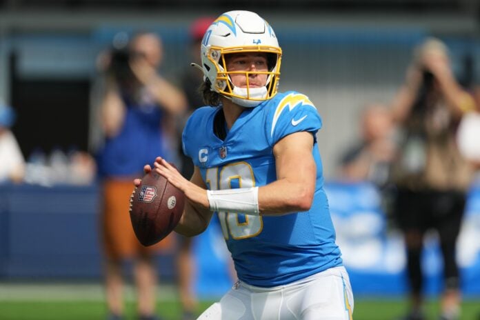 Justin Herbert thriving as rookie QB for Chargers, Raiders News