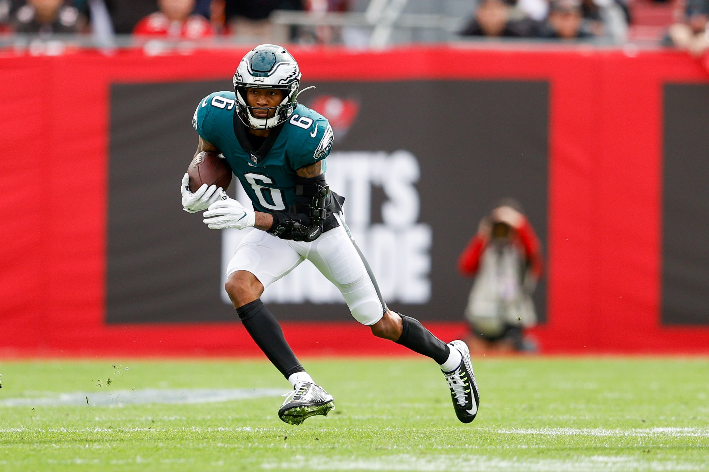 Monday Night Football NFL prop bets include DeVonta Smith, Devin  Singletary, and Robert Woods