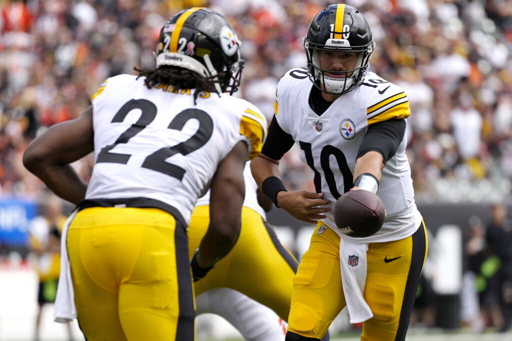 Trubisky, Harris lead Steelers to third win in last four games 