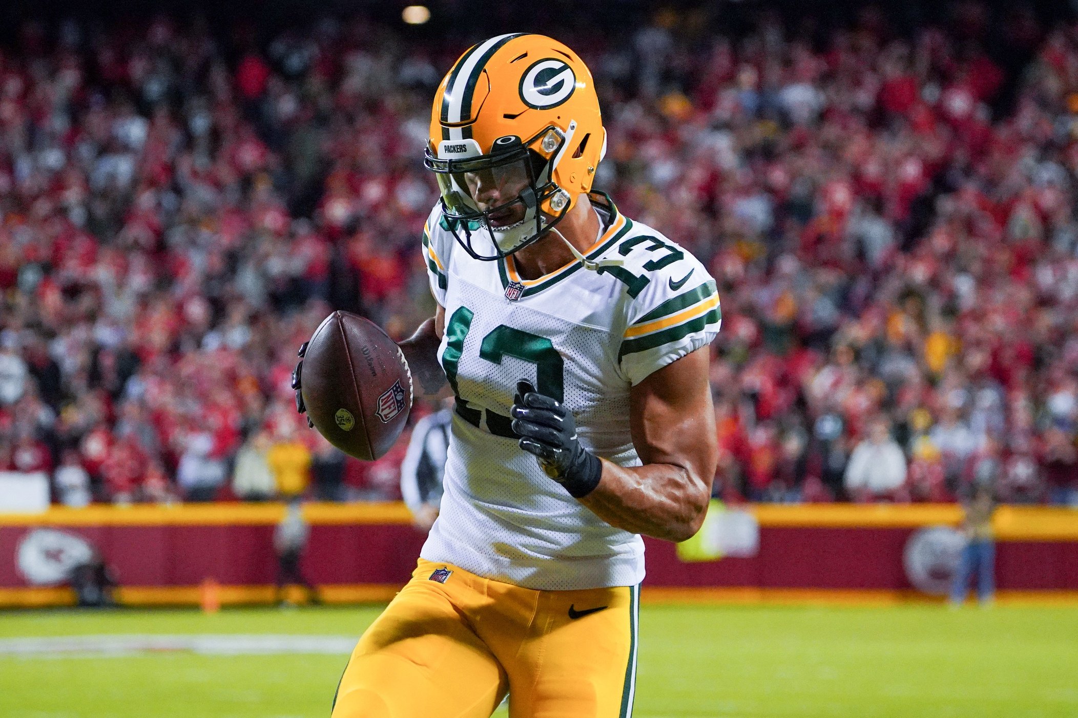 Packers' Rodgers to play vs. Vikings, Lazard 'doubtful'