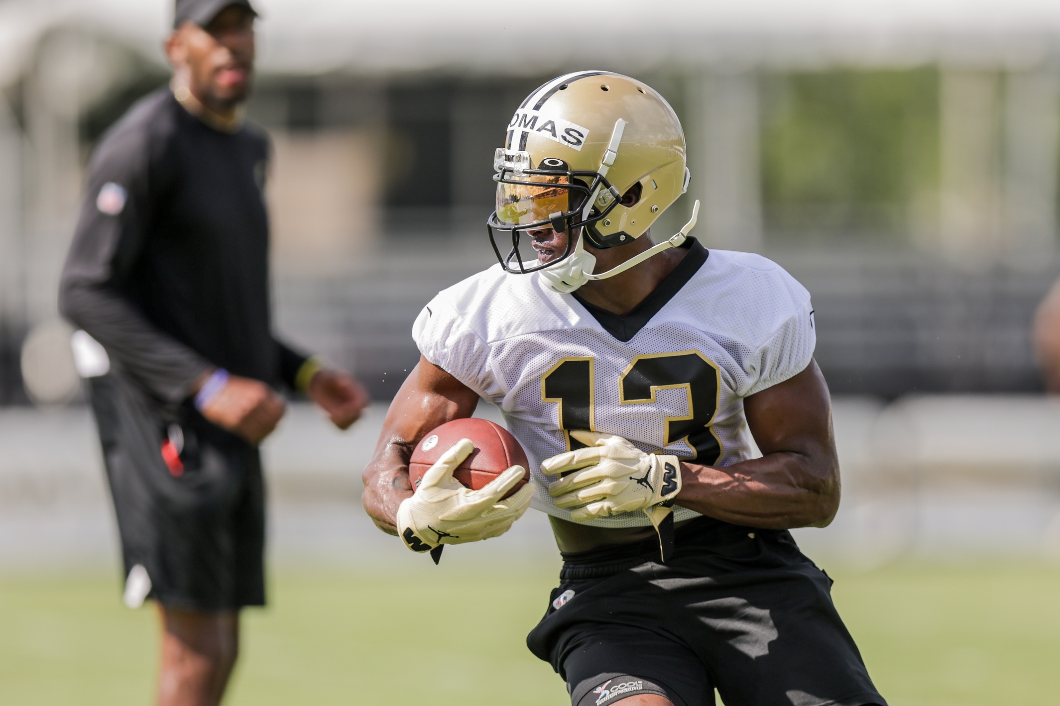 Jets rookie WR Moore has quad injury, uncertain for Saints - The