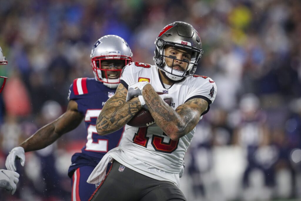 Bucs select Mike Evans with #7 pick in NFL Draft