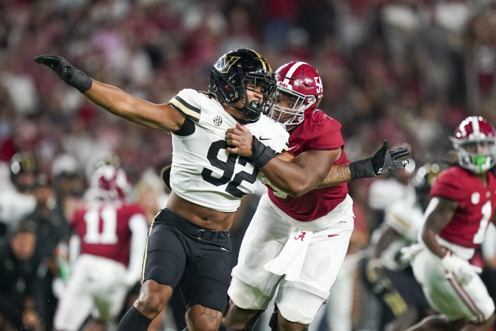 Alabama LT Evan Neal Declares for NFL Draft - Sports Illustrated Alabama  Crimson Tide News, Analysis and More