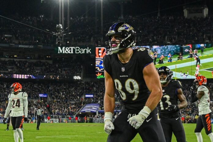 Ex-Eagles star hurt in Ravens' Monday Night Football win over Saints 