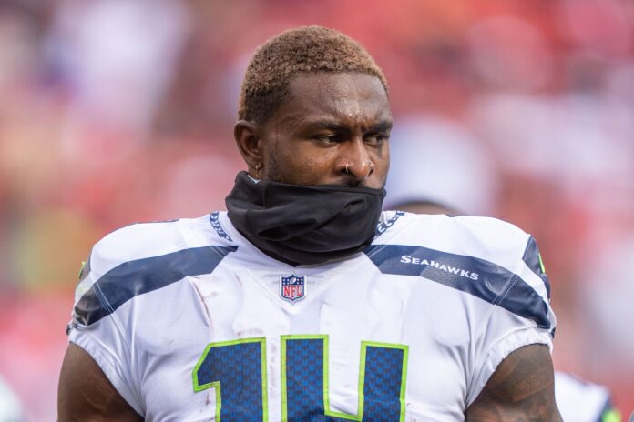 Seahawks WR DK Metcalf Carted Off The Field With Knee