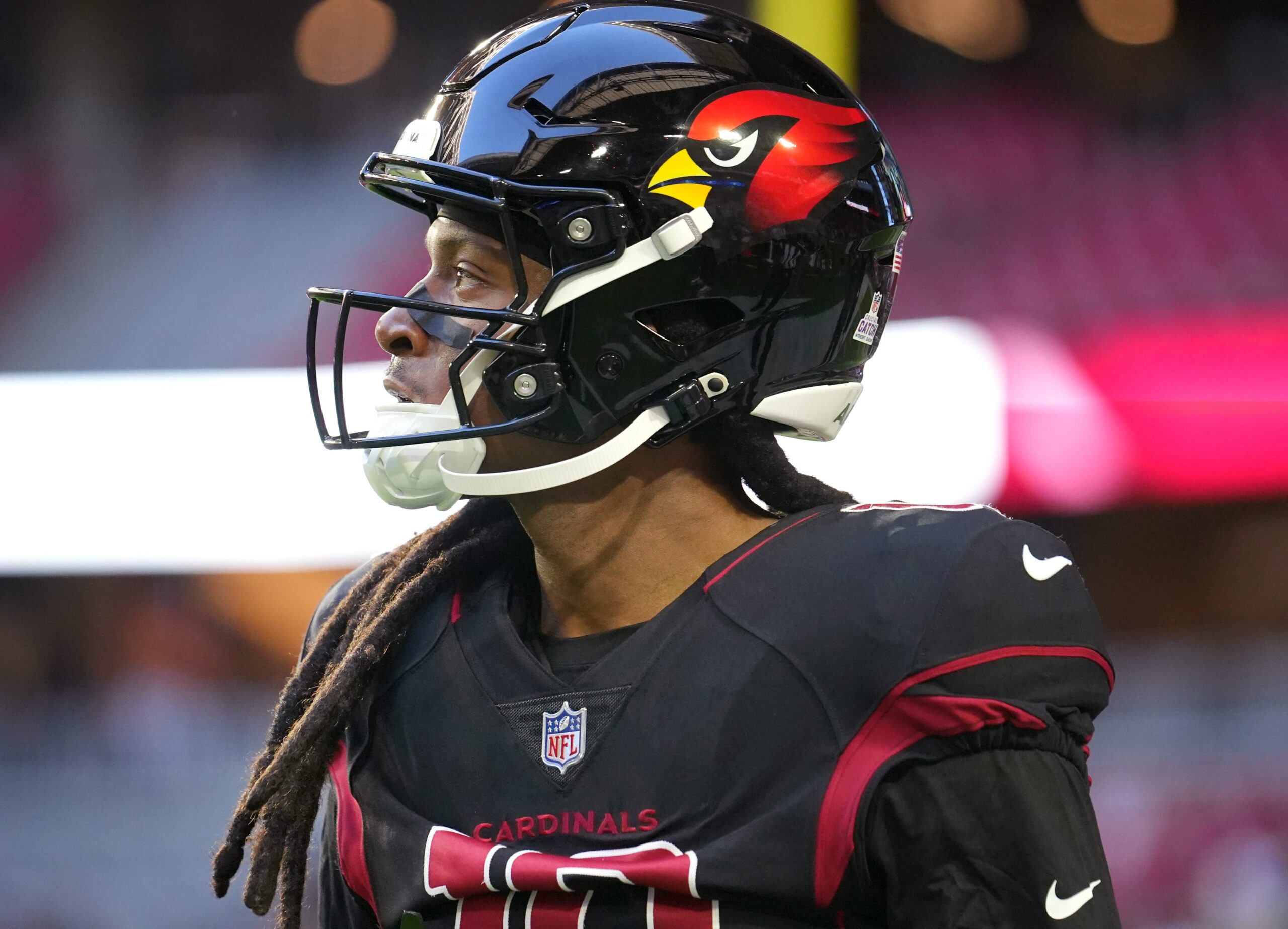 DeAndre Hopkins in no rush to sign; Patriots 'remain high' on WR