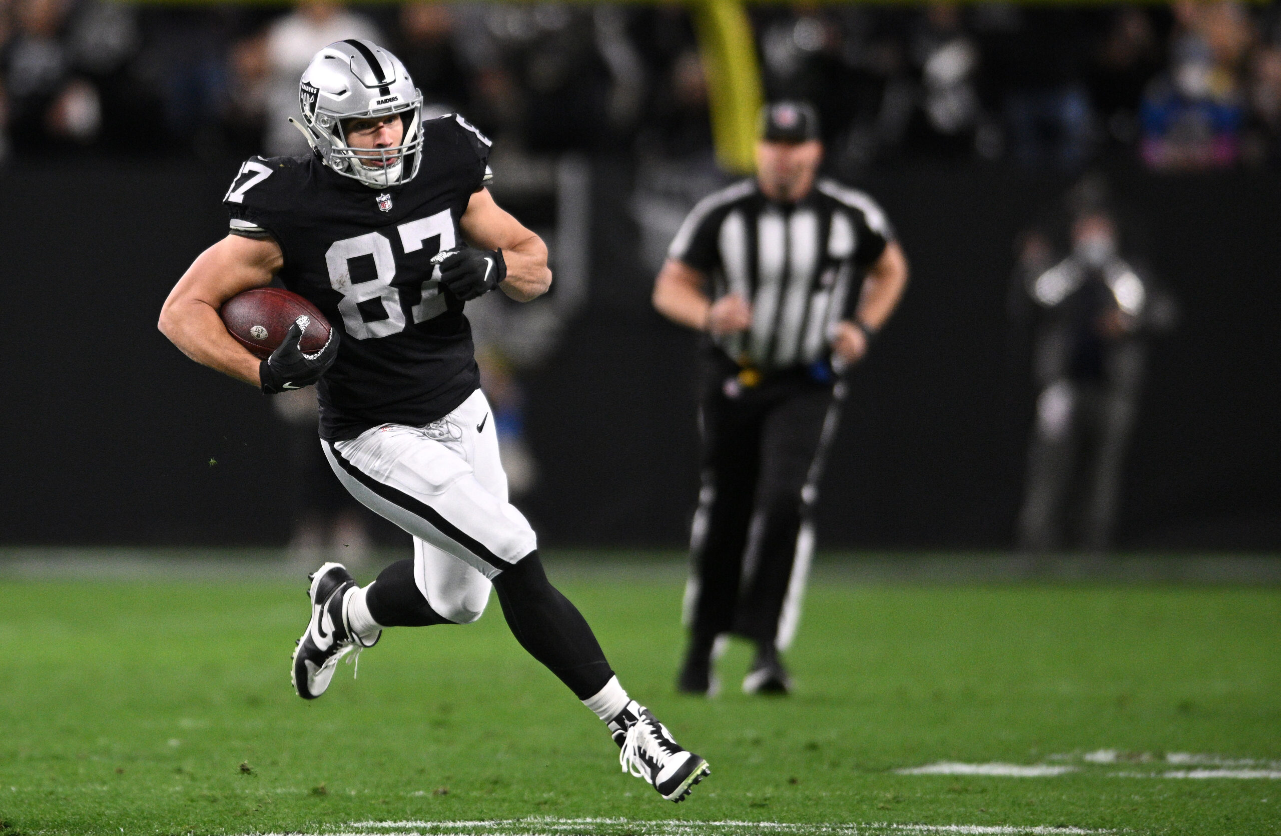 Top Raiders vs. Texans DFS Lineup: Target the Undervalued Foster Moreau,  Chris Moore, and Daniel Carlson?