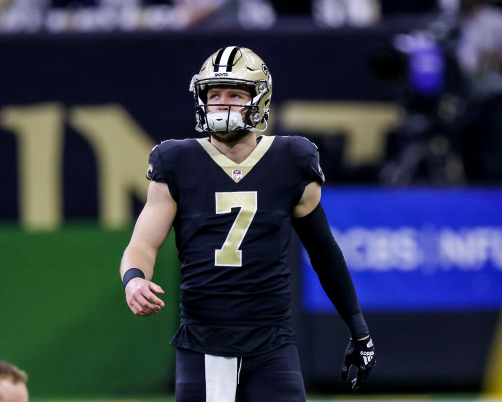 With Saints do-it-all weapon Taysom Hill focusing on tight end in 2022, can  he be a viable fantasy option? - Sports Illustrated