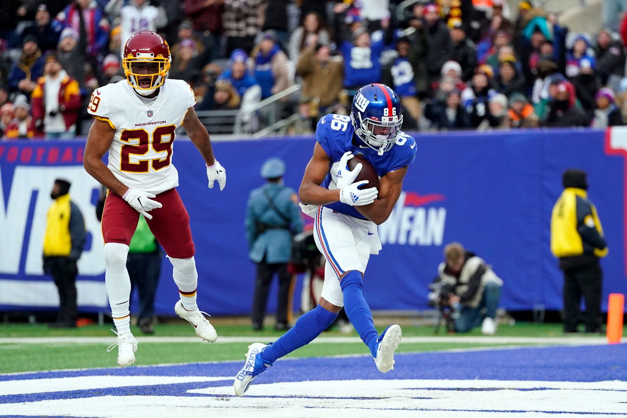 New York Giants wide receiver Darius Slayton's 29-yard grab ends with jersey-grabbing  tackle