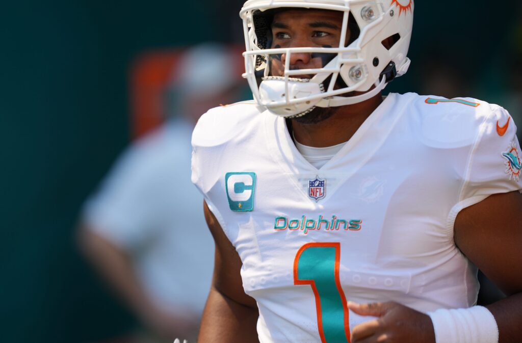 Miami Dolphins' Tua Tagovailoa on Track To Play Week 7 -- Against Brian  Flores