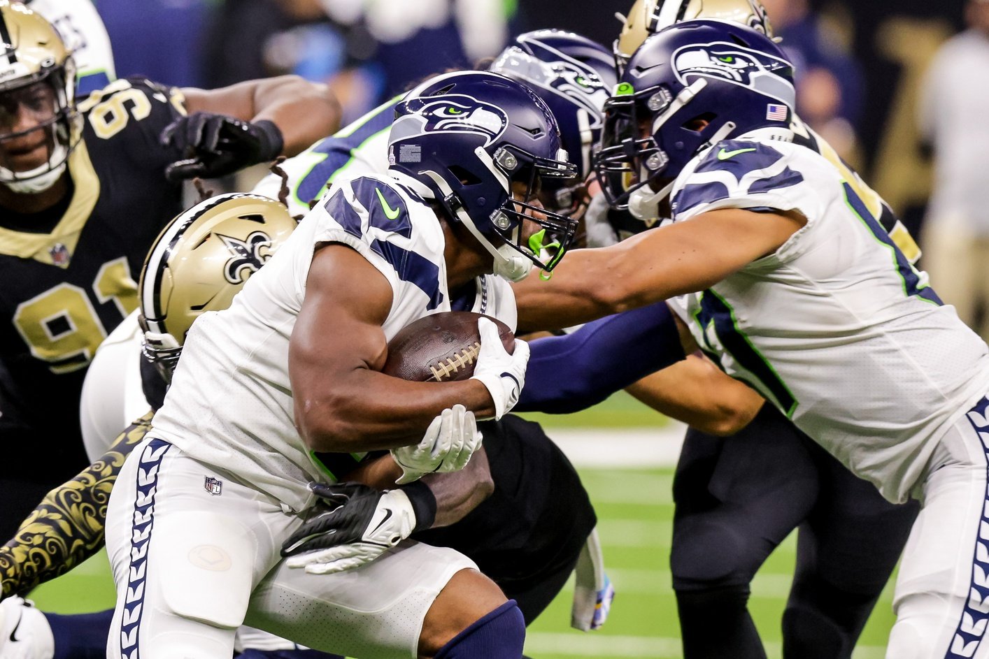 2022 Fantasy Football Waiver Wire Week 6: Kenneth Walker Leads Seattle  Seahawks Backfield