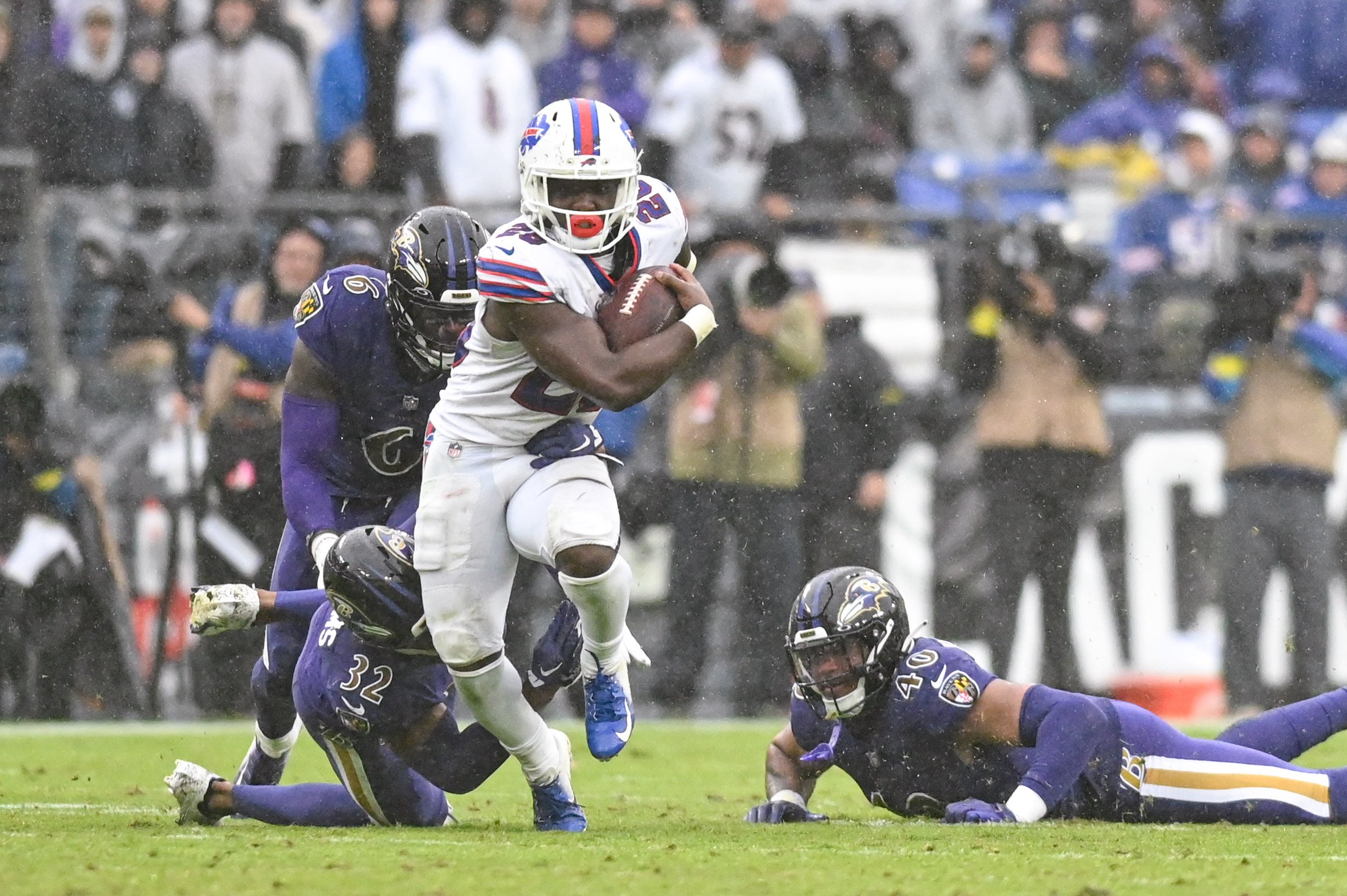 Buffalo Bills running back Devin Singletary (26) runs with the