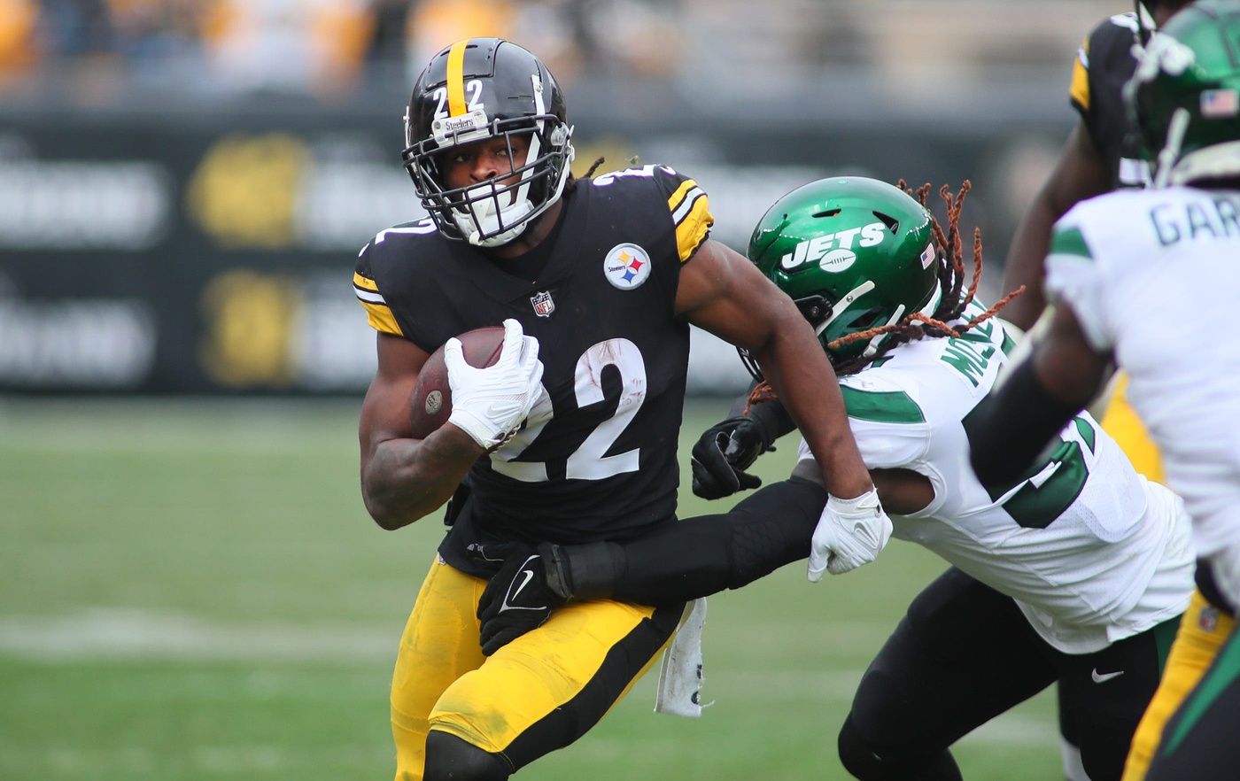 Week 11 Fantasy Football Rankings: Rhamondre Stevenson Ascending