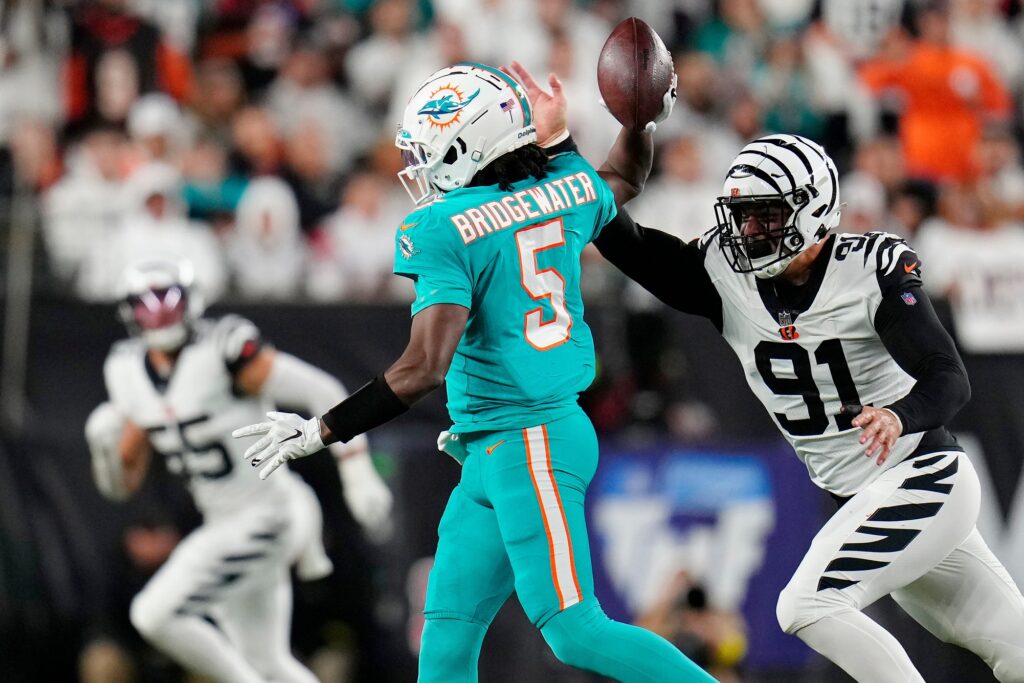 East Rutherford, New Jersey, USA. 9th Oct, 2022. Miami Dolphins quarterback  Teddy Bridgewater (5) is tackled by New York Jets cornerback Sauce Gardner  (1) in the end zone and called for a