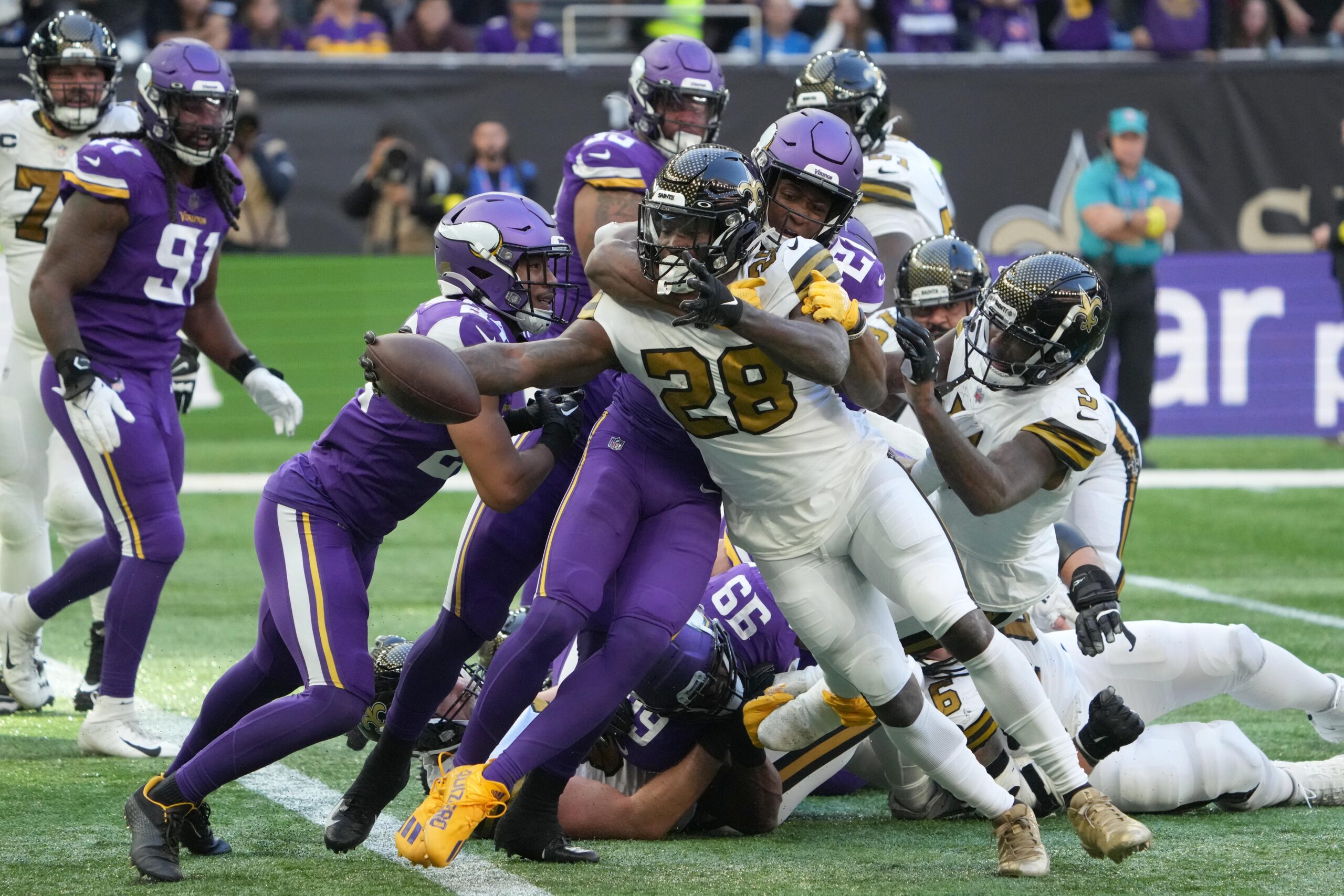 Latavius Murray's fantasy value depends on Vikings' offensive line - Fake  Teams