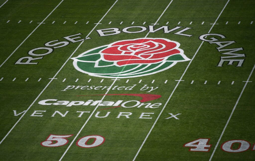 ESPN predicts final score of all 43 Bowl, College Football Playoff games -  On3