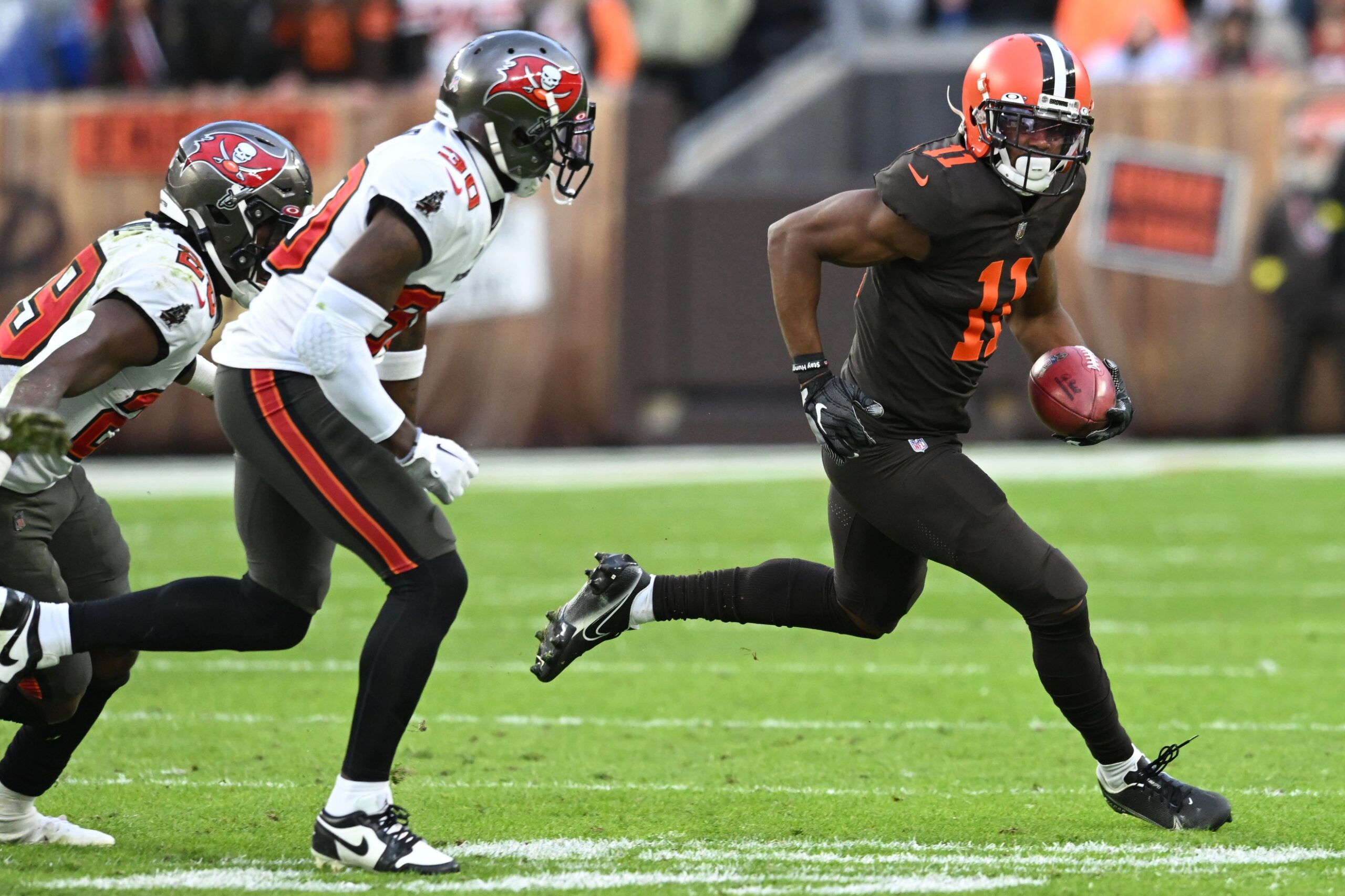 Browns WR Donovan Peoples-Jones waited to hear his name, ready to