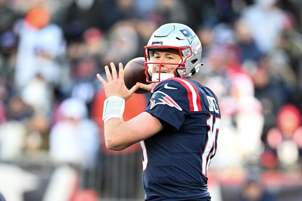 NFL Thanksgiving Day Player Prop Bet Picks & Predictions: Patriots vs.  Vikings (Week 12)