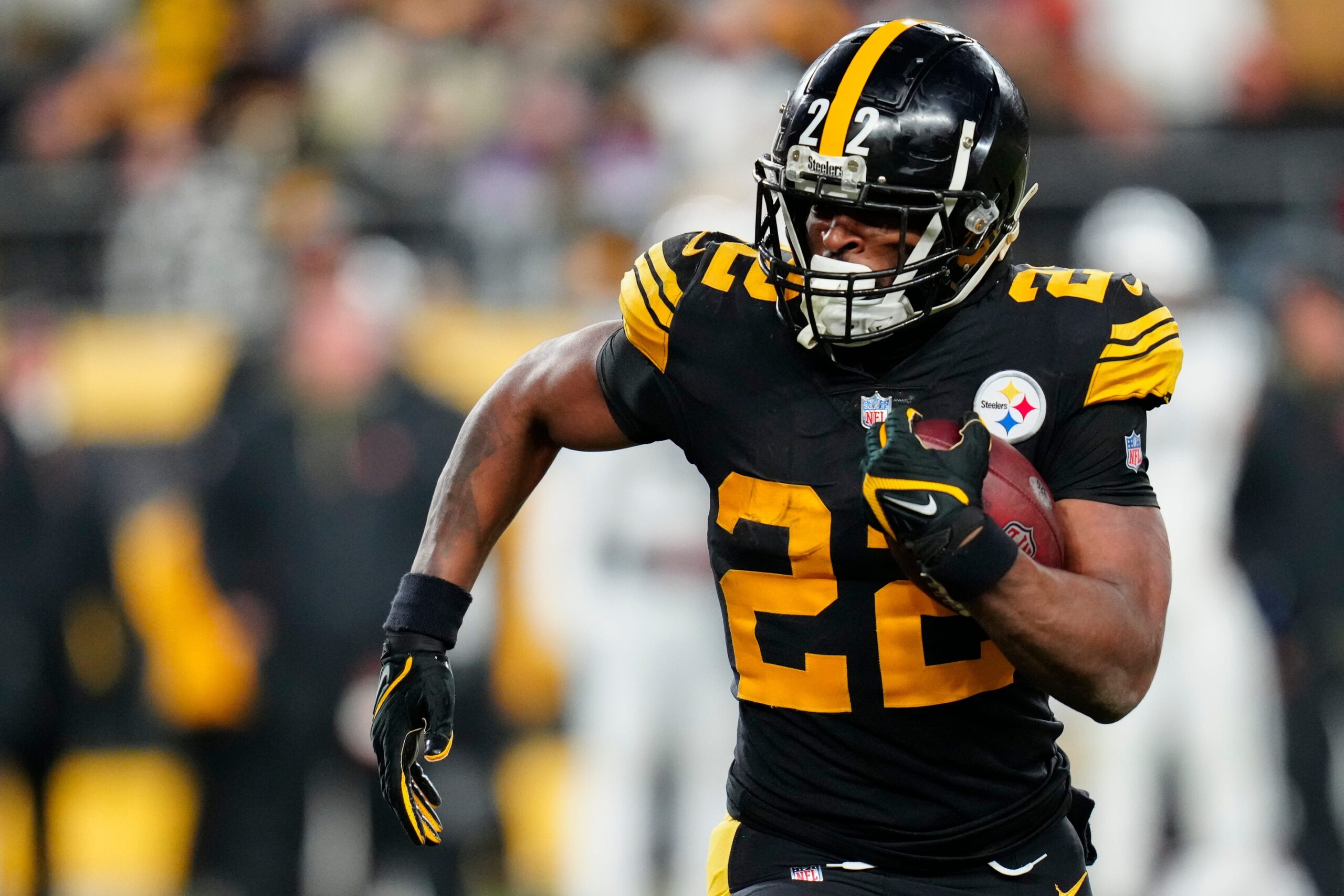 NFL Fantasy Trade Analyzer: Trade for Najee Harris, Ezekiel Elliott, and  Travis Kelce