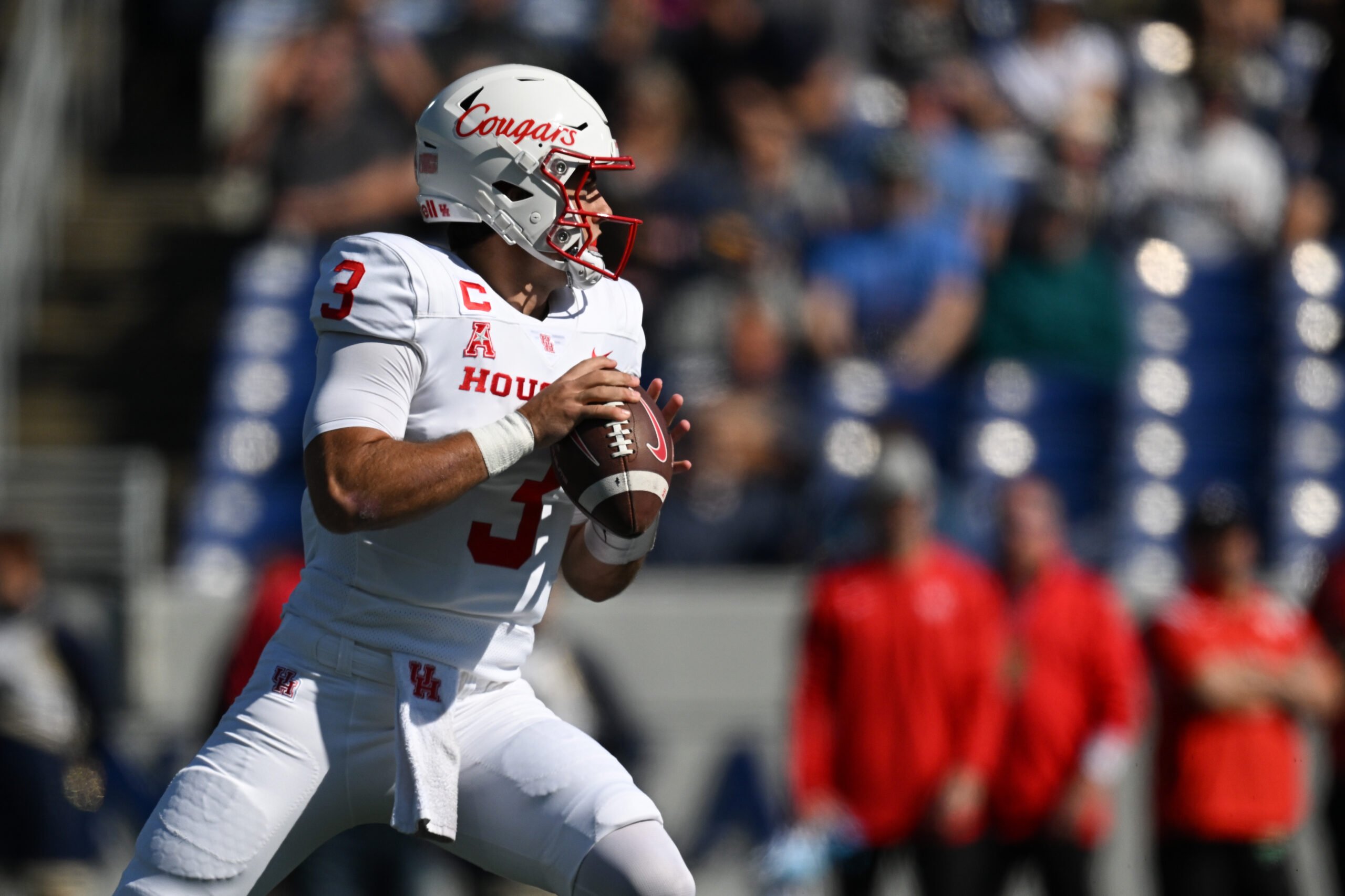 BONUS: Houston Cougars Kick Off 2023 Season in New Oiler-Themed Uniforms! 