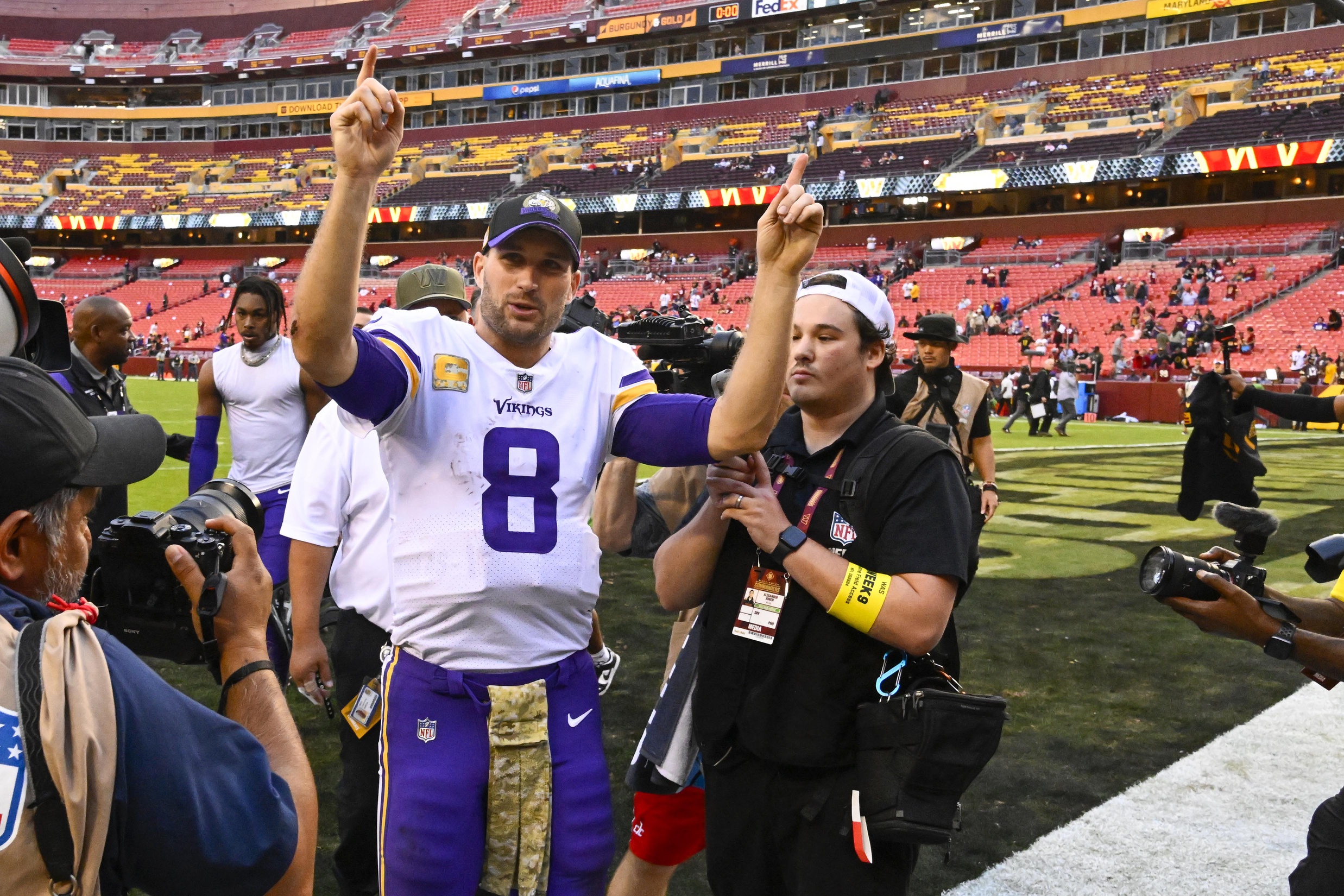 SuperDraft TNF Picks Week 2: Target Jalen Hurts, T.J. Hockenson