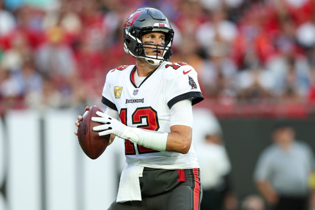 Tom Brady has vintage moment, driving Buccaneers for game-winning TD to  beat the Rams