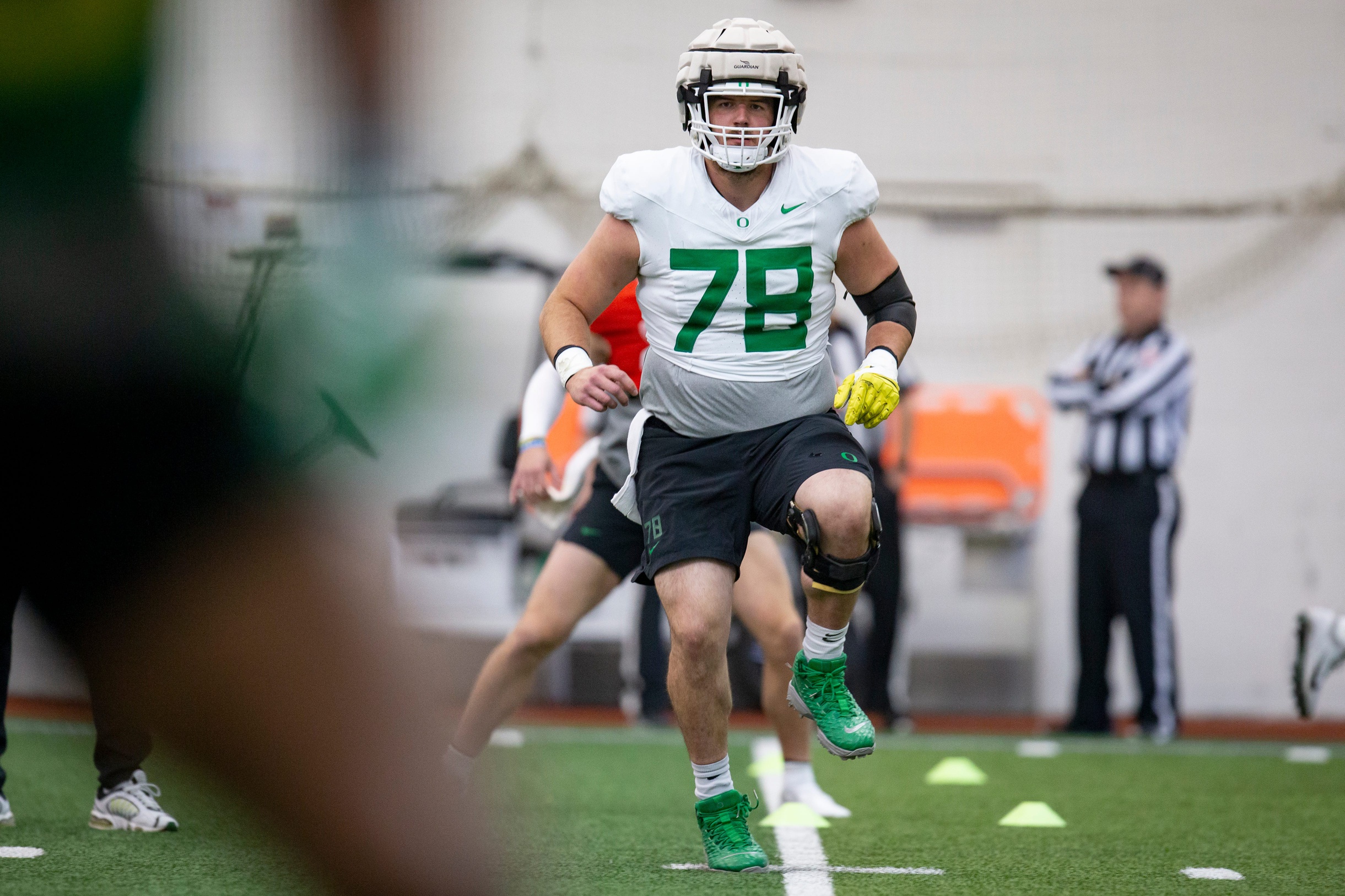 Oregon Ducks center Alex Forsyth selected by Denver Broncos in 7th round of NFL  draft 