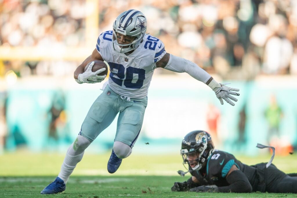 NFL Network's Tom Pelissero: Dallas Cowboys running back Tony Pollard  expected to get the majority of snaps tonight