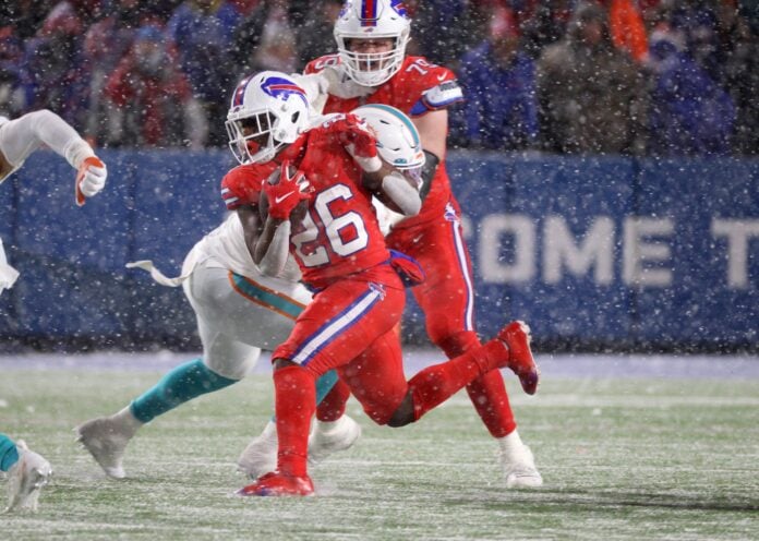 Fantasy Half-PPR Rankings Week 16: Devin Singletary, Rachaad White