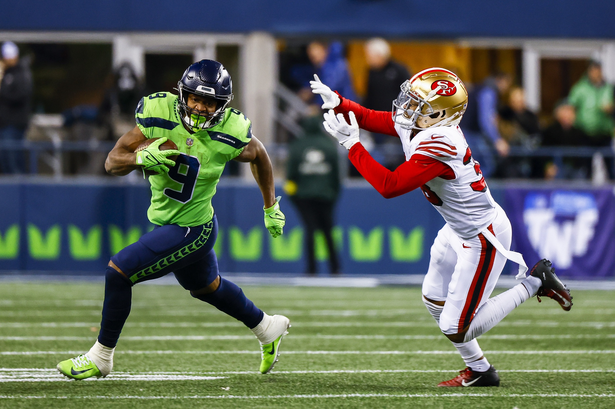 Seahawks WR Tyler Lockett suffers broken finger in loss to 49ers; uncertain  if he will return this season