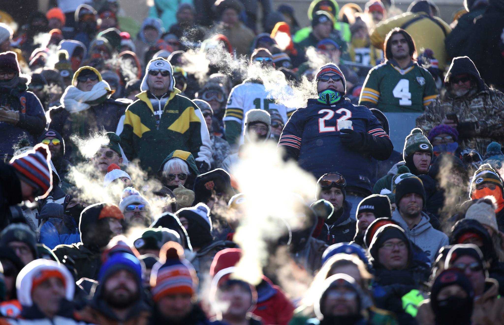 NFL fans blast horrible field conditions at Soldier Field during