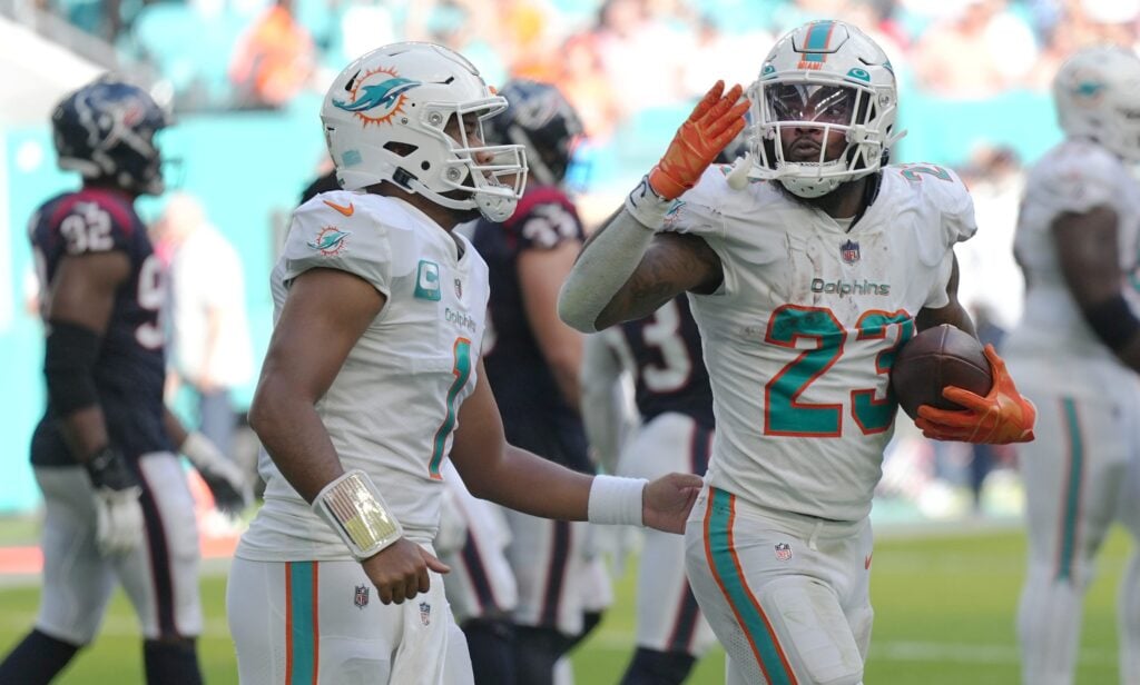 Jeff Wilson Jr. Miami Dolphins Unsigned Shakes Past Defense