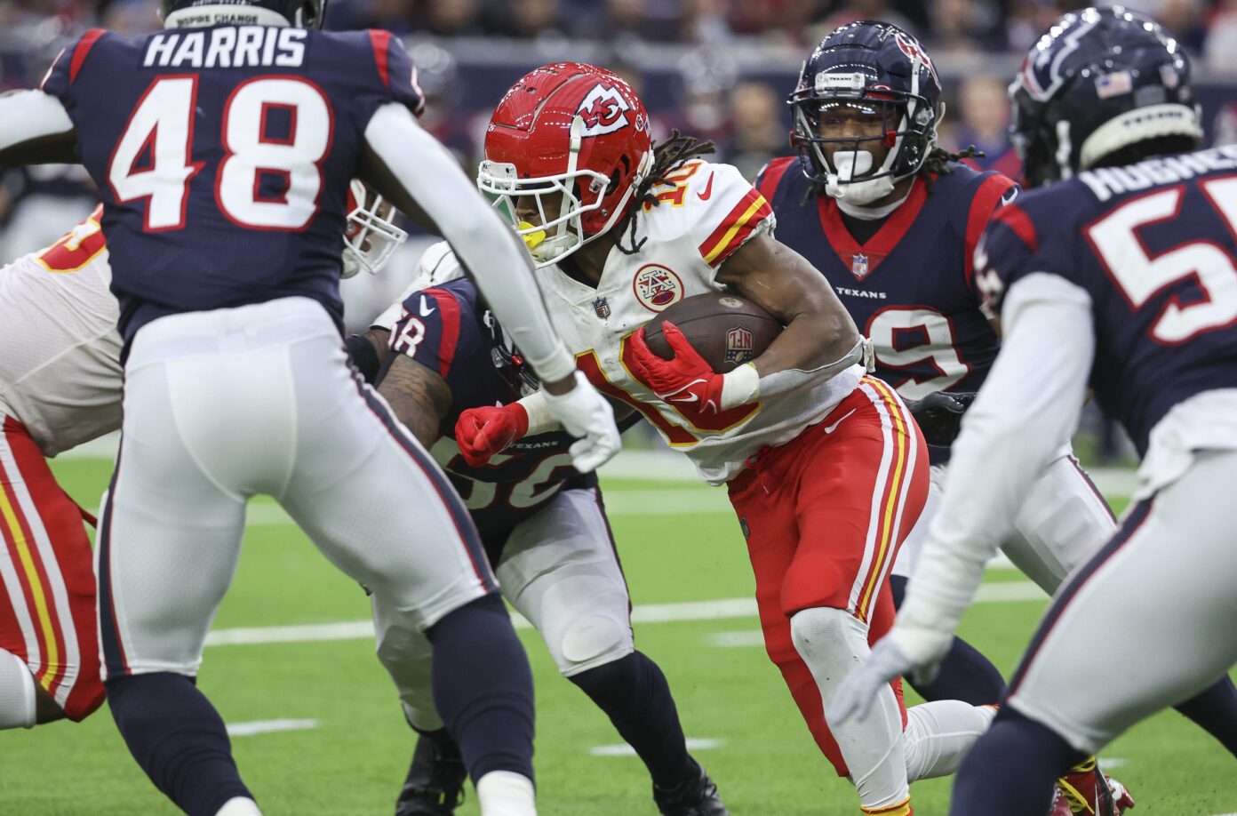 Chiefs Win 7th Straight AFC West Title As Pacheco Leads Rotating Backfield