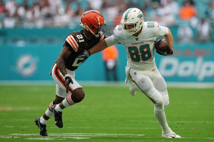 Will the Dolphins Re-Sign Mike Gesicki? Why Gesicki's Contract Won't Work for Miami