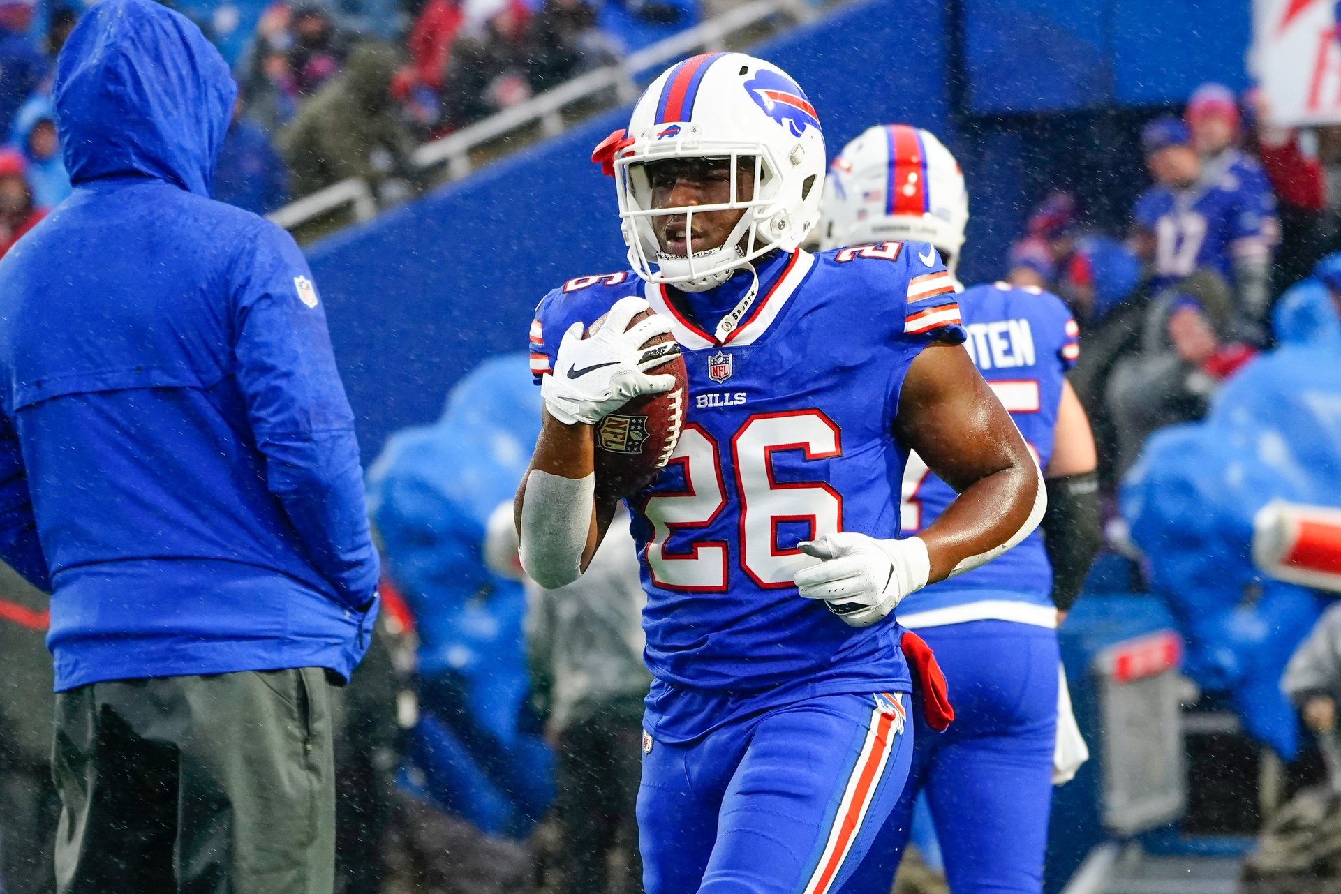 Devin Singletary injury: Bills RB goes down on opening drive, but