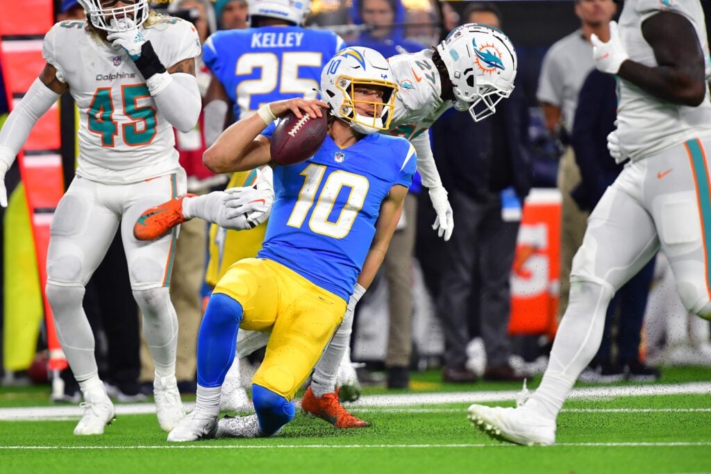 Justin Herbert's runs give Chargers QB dimension they lacked - The