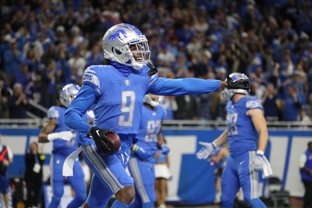 Week 15 Waiver Wire Pickups 2022: Fantasy Football Players You Need to Add  for Playoffs (Love the Lions' Offense)