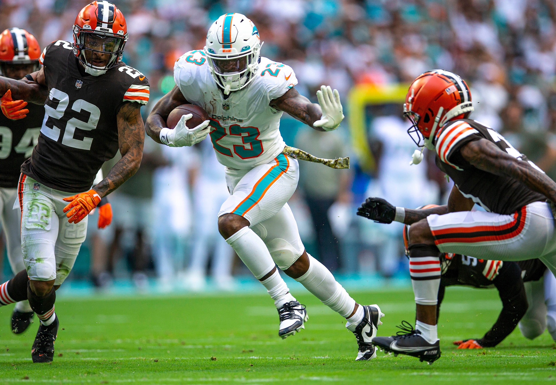 Fantasy Football Week 10 RB Rankings: Jeff Wilson Jr., Tony