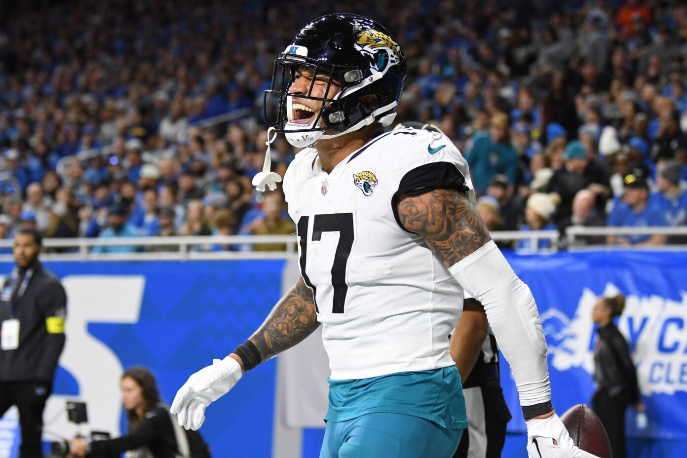 Will The Jaguars Re Sign Evan Engram In 2023 Jacksonvilles Options At