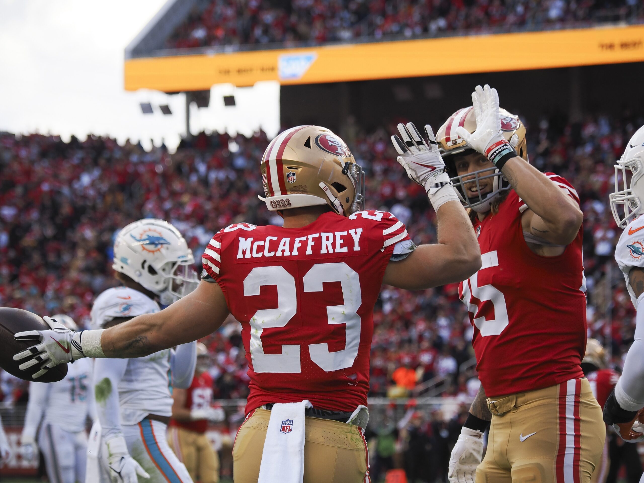 Christian McCaffrey injury: 49ers RB played through 'knee