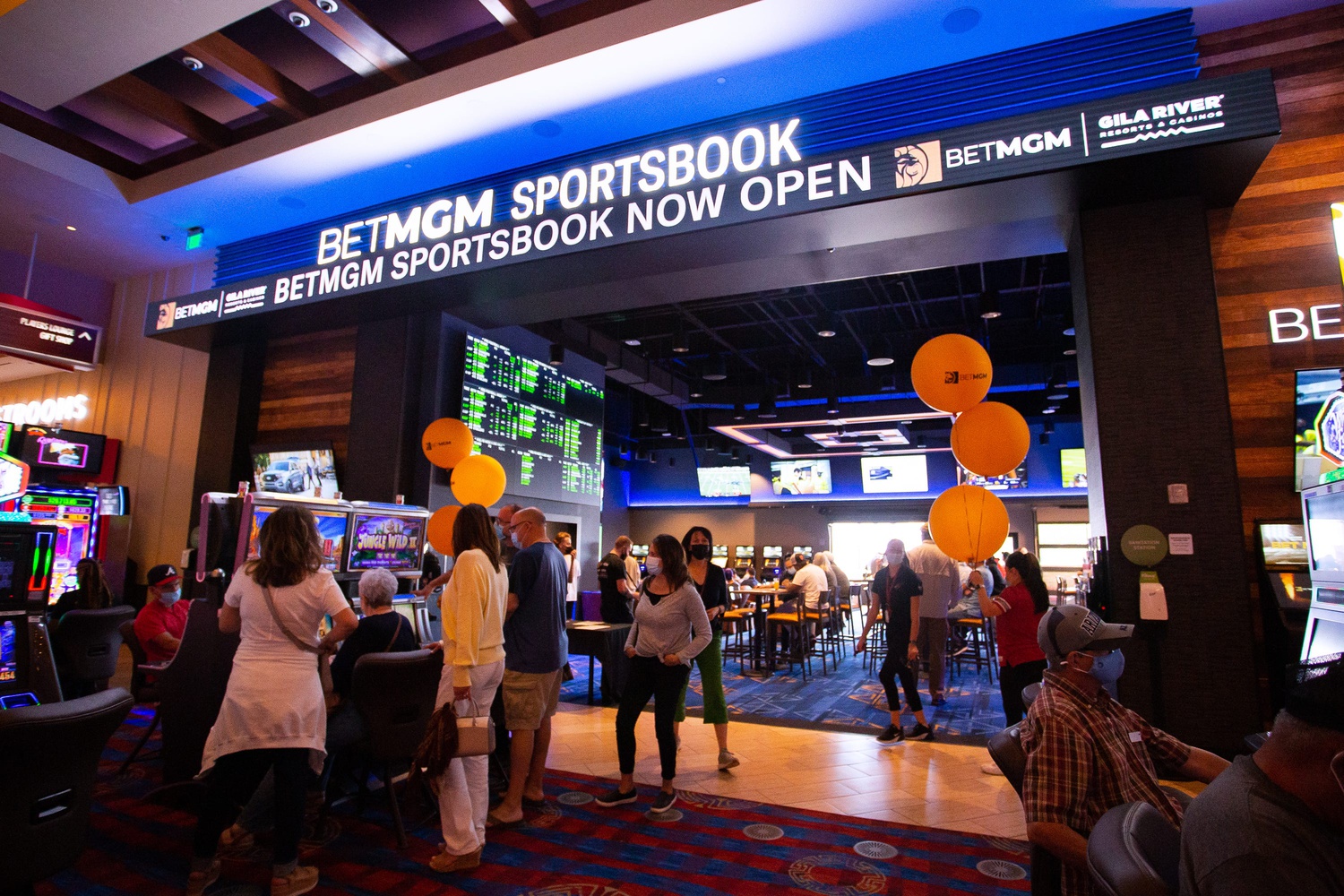 BetMGM and Arizona Cardinals Launch Retail Sportsbook