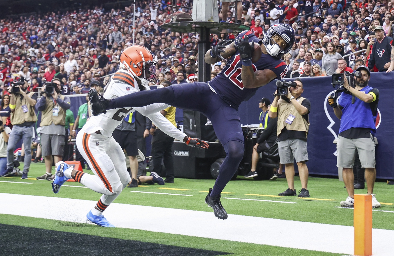 The Houston Texans will be hosting the Denver Broncos in a Week 14