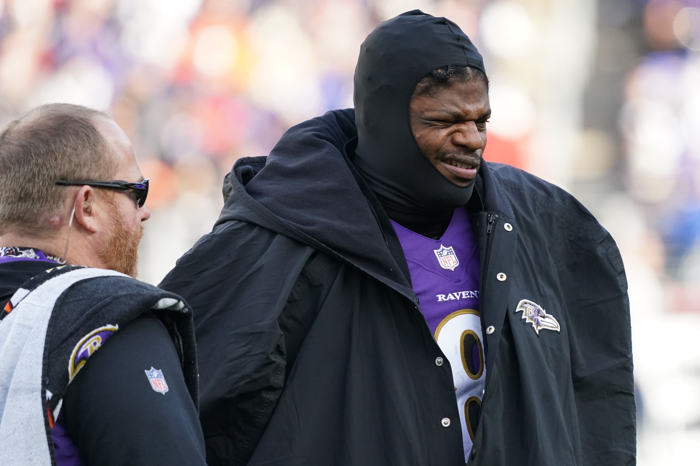 Baltimore Ravens quarterback Tyler Huntley rips a tight-window TD pass to  tight end Mark Andrews for first score of flag football game