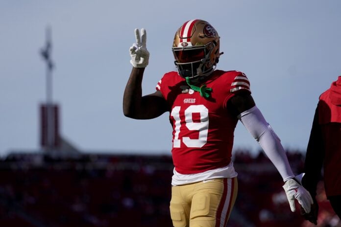 NFC wide receiver Deebo Samuel of the San Francisco 49ers (19) runs the  ball against AFC outsid …