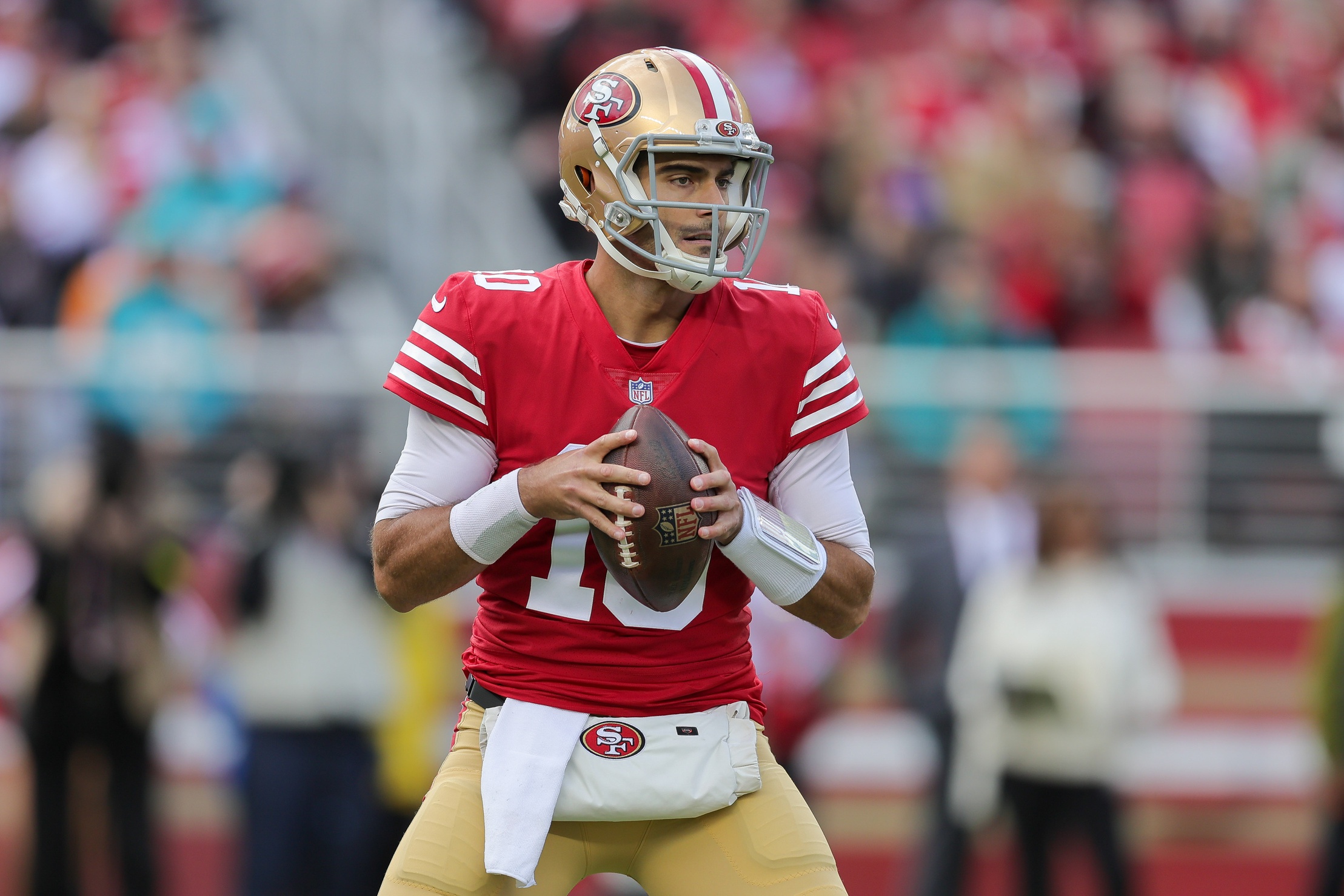 San Francisco 49ers quarterback Jimmy Garoppolo might be able to return in  eight weeks - AS USA