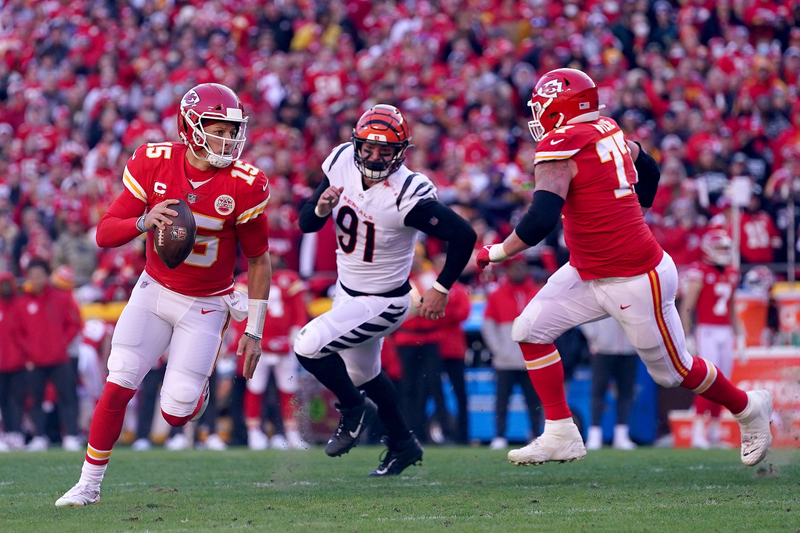 Bengals defense vs Chiefs' Tyreek Hill in AFC Championship